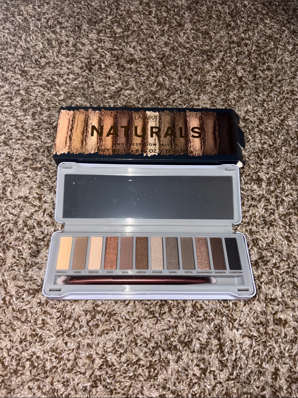 Lacura eyeshadow palette